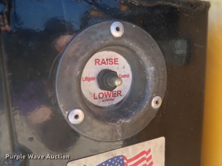 image for item GS9755 2008 Ford F250 Super Duty XL utility bed pickup truck