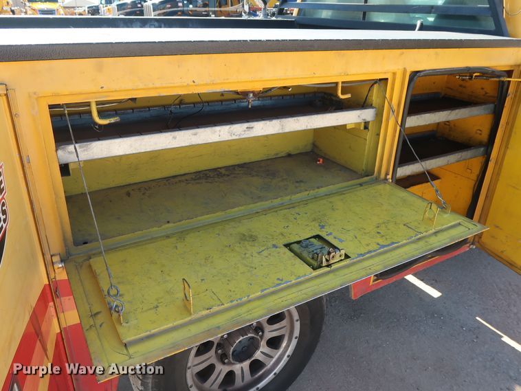 image for item GS9755 2008 Ford F250 Super Duty XL utility bed pickup truck