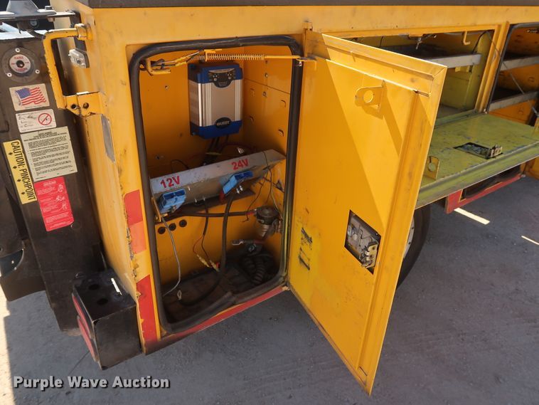 image for item GS9755 2008 Ford F250 Super Duty XL utility bed pickup truck