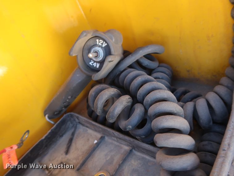 image for item GS9755 2008 Ford F250 Super Duty XL utility bed pickup truck