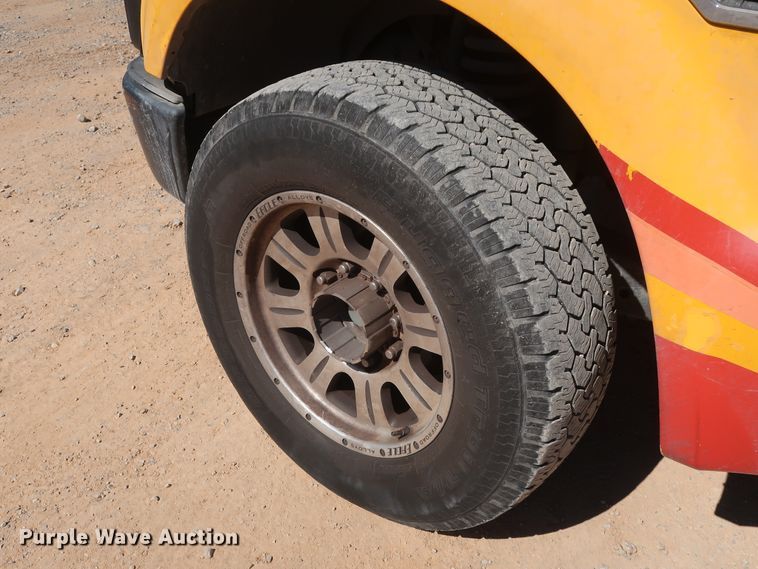 image for item GS9755 2008 Ford F250 Super Duty XL utility bed pickup truck