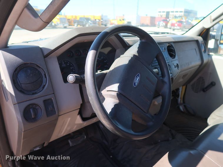 image for item GS9784 2008 Ford F250 Super Duty XL utility bed pickup truck