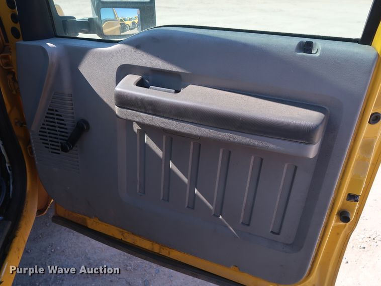 image for item GS9784 2008 Ford F250 Super Duty XL utility bed pickup truck