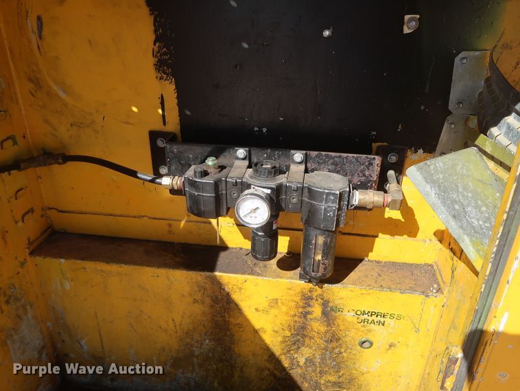 image for item GS9784 2008 Ford F250 Super Duty XL utility bed pickup truck