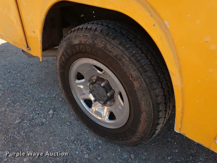 image for item GS9784 2008 Ford F250 Super Duty XL utility bed pickup truck