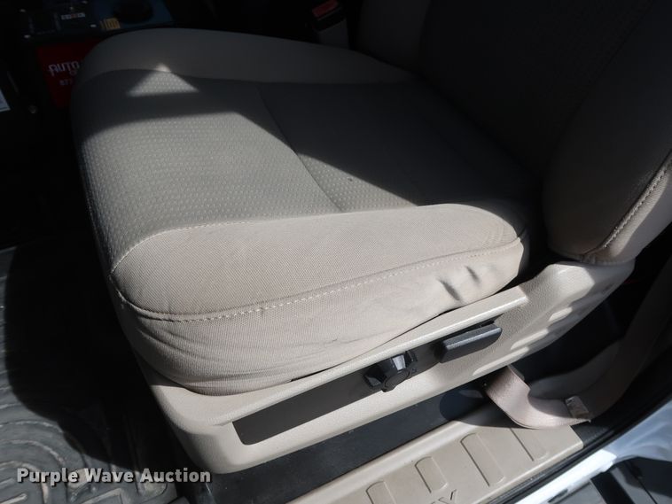 image for item GS9840 2008 Ford F550 Super Duty XLT flatbed truck with boom mower