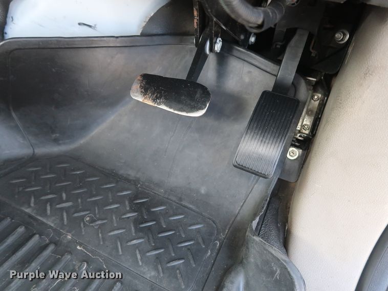 image for item GS9840 2008 Ford F550 Super Duty XLT flatbed truck with boom mower