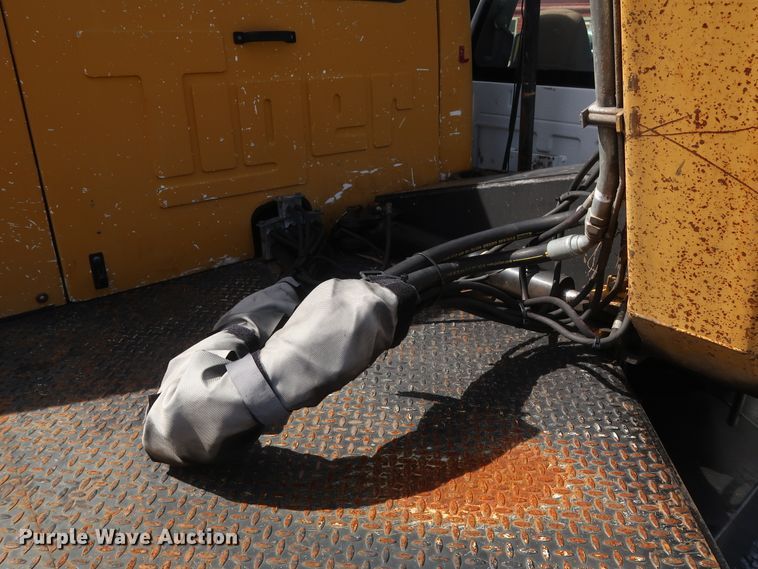 image for item GS9840 2008 Ford F550 Super Duty XLT flatbed truck with boom mower