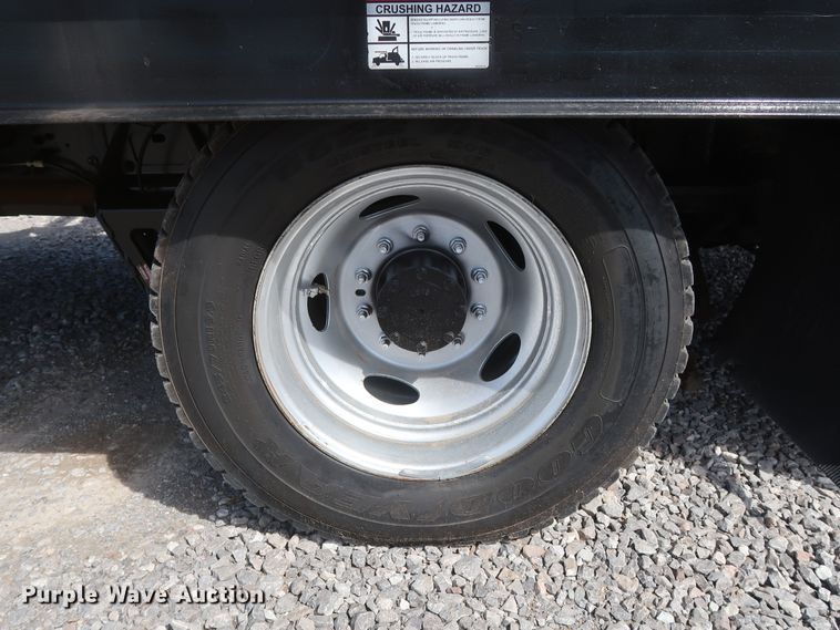 image for item GS9840 2008 Ford F550 Super Duty XLT flatbed truck with boom mower