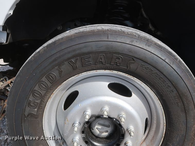 image for item GS9840 2008 Ford F550 Super Duty XLT flatbed truck with boom mower