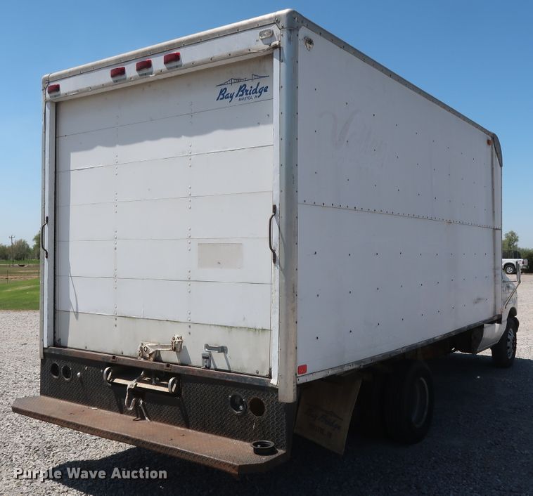 image for item GS9857 2002 Ford Econoline E350 Super Duty box truck