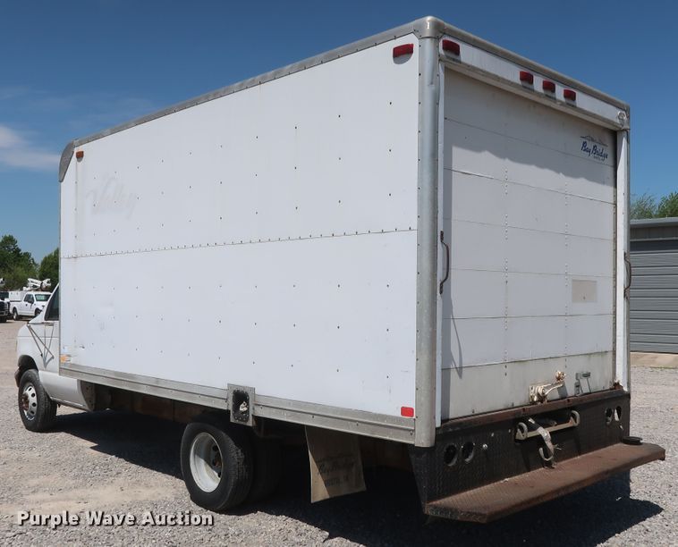 image for item GS9857 2002 Ford Econoline E350 Super Duty box truck