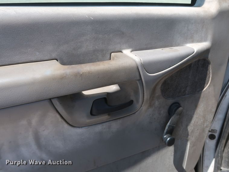 image for item GS9857 2002 Ford Econoline E350 Super Duty box truck