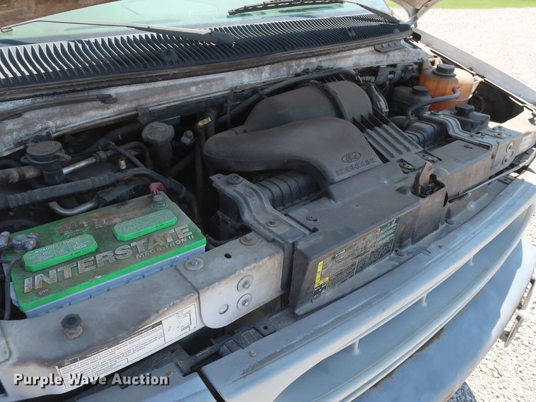 image for item GS9857 2002 Ford Econoline E350 Super Duty box truck