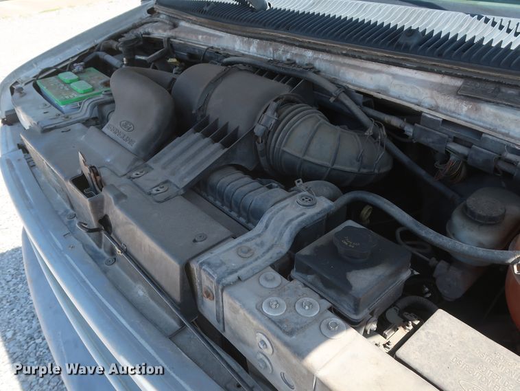 image for item GS9857 2002 Ford Econoline E350 Super Duty box truck