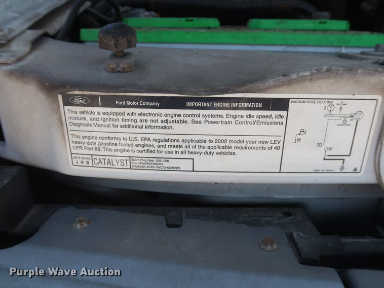 image for item GS9857 2002 Ford Econoline E350 Super Duty box truck
