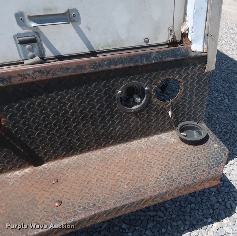 image for item GS9857 2002 Ford Econoline E350 Super Duty box truck
