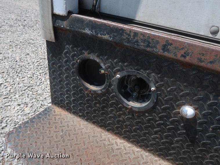image for item GS9857 2002 Ford Econoline E350 Super Duty box truck