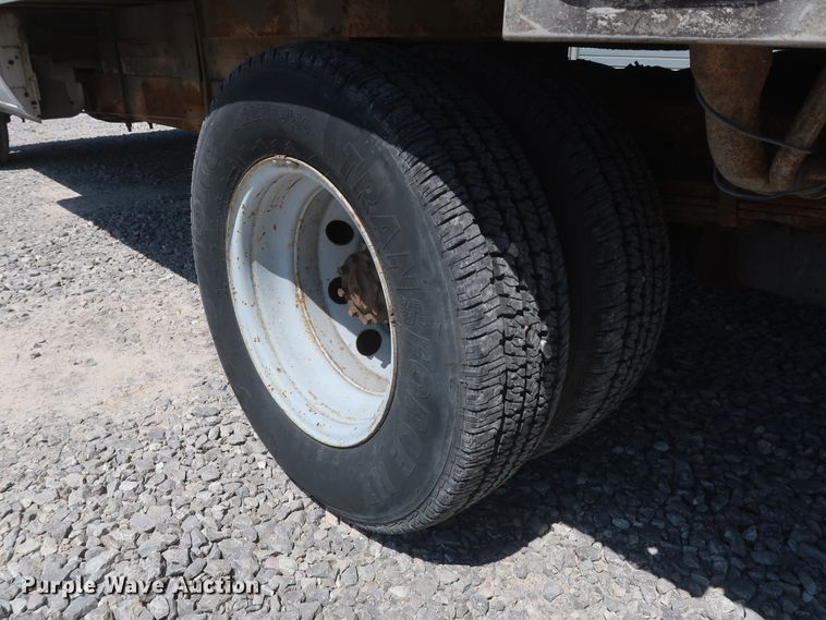 image for item GS9857 2002 Ford Econoline E350 Super Duty box truck