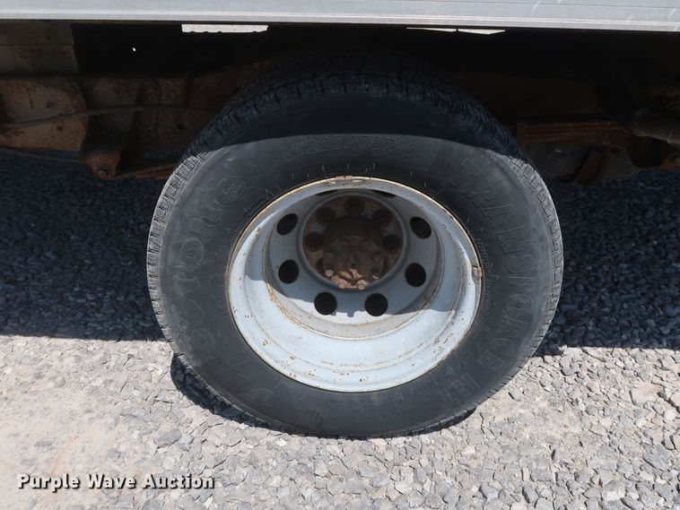 image for item GS9857 2002 Ford Econoline E350 Super Duty box truck