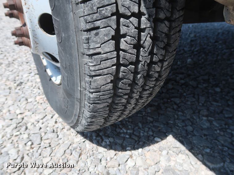 image for item GS9857 2002 Ford Econoline E350 Super Duty box truck