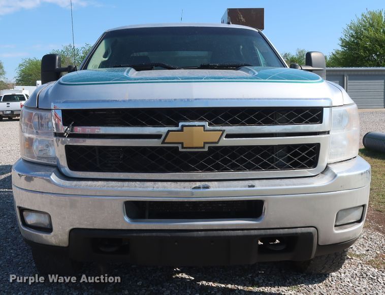 image for item GS9874 2011 Chevrolet Silverado 2500HD  Crew Cab utility bed pickup truck