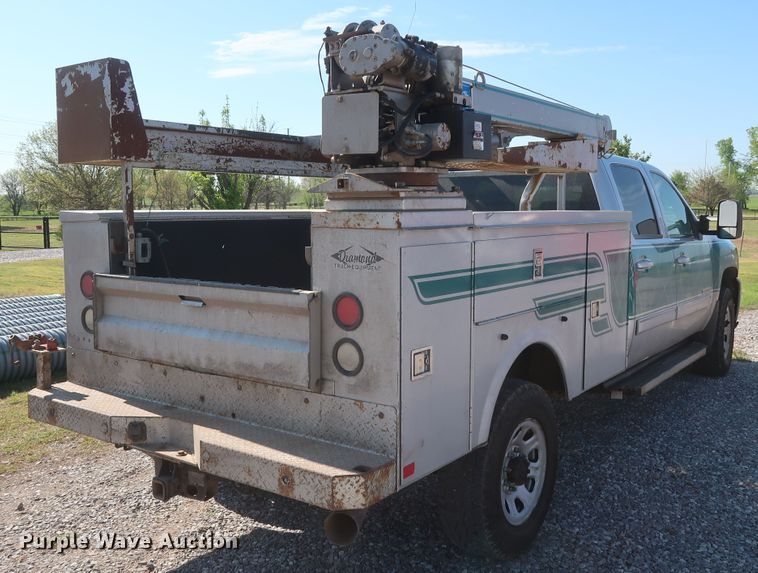 image for item GS9874 2011 Chevrolet Silverado 2500HD  Crew Cab utility bed pickup truck