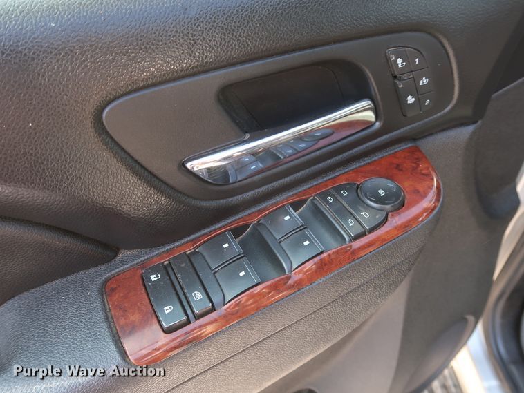 image for item GS9874 2011 Chevrolet Silverado 2500HD  Crew Cab utility bed pickup truck