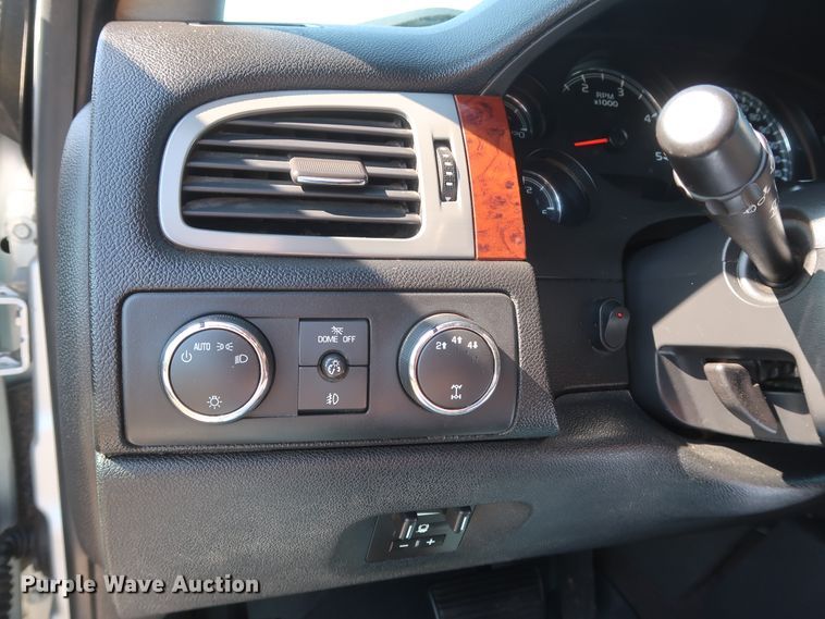 image for item GS9874 2011 Chevrolet Silverado 2500HD  Crew Cab utility bed pickup truck