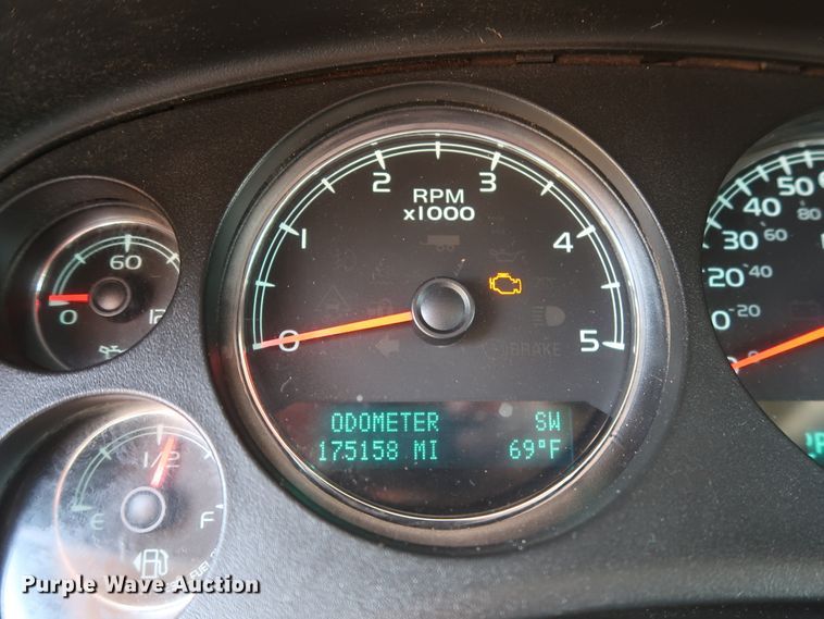 image for item GS9874 2011 Chevrolet Silverado 2500HD  Crew Cab utility bed pickup truck