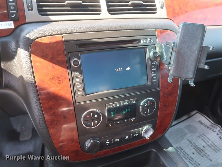 image for item GS9874 2011 Chevrolet Silverado 2500HD  Crew Cab utility bed pickup truck