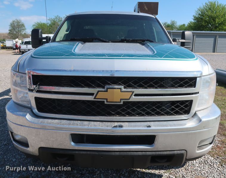 image for item GS9874 2011 Chevrolet Silverado 2500HD  Crew Cab utility bed pickup truck