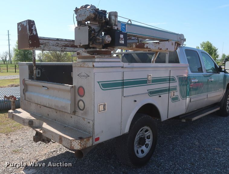 image for item GS9874 2011 Chevrolet Silverado 2500HD  Crew Cab utility bed pickup truck