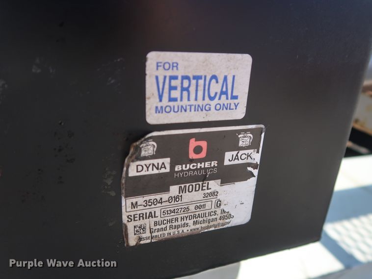 image for item GS9874 2011 Chevrolet Silverado 2500HD  Crew Cab utility bed pickup truck