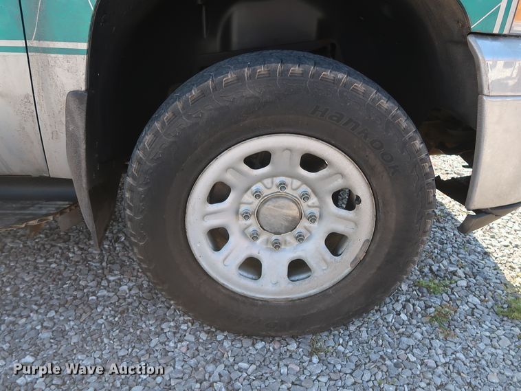 image for item GS9874 2011 Chevrolet Silverado 2500HD  Crew Cab utility bed pickup truck