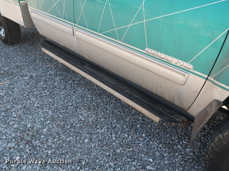 image for item GS9874 2011 Chevrolet Silverado 2500HD  Crew Cab utility bed pickup truck