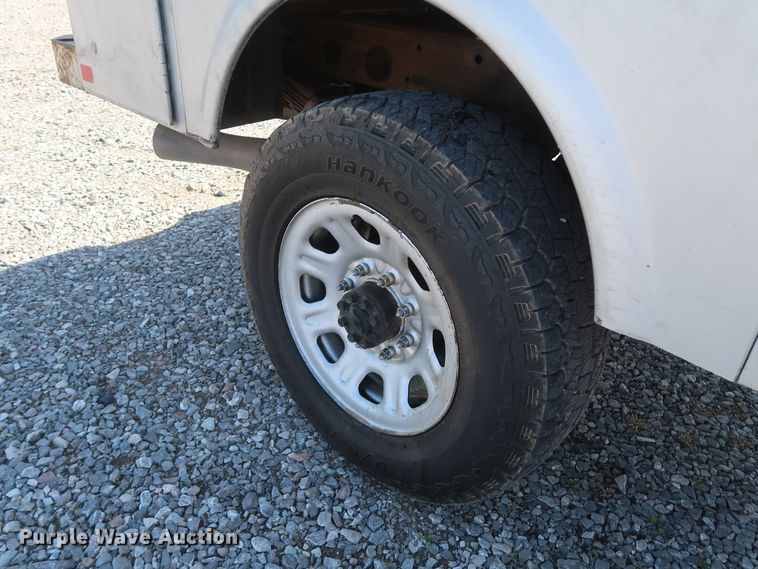 image for item GS9874 2011 Chevrolet Silverado 2500HD  Crew Cab utility bed pickup truck