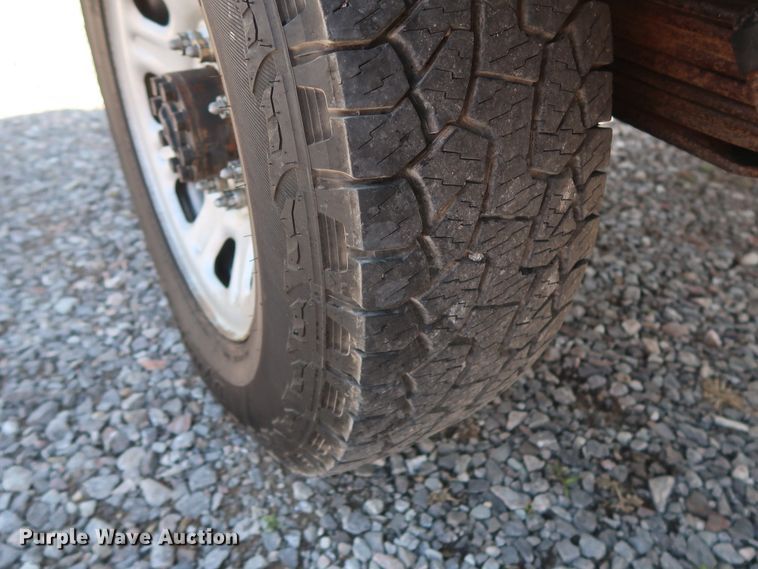 image for item GS9874 2011 Chevrolet Silverado 2500HD  Crew Cab utility bed pickup truck