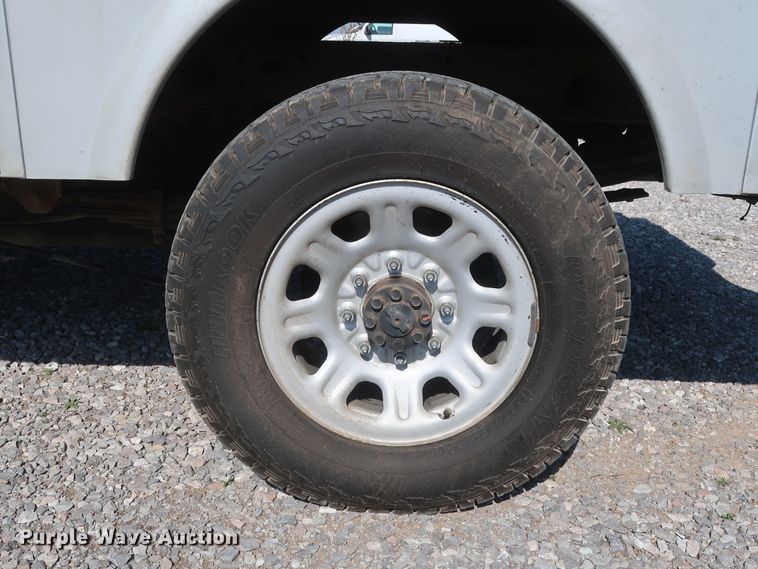 image for item GS9874 2011 Chevrolet Silverado 2500HD  Crew Cab utility bed pickup truck