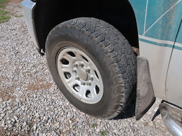 image for item GS9874 2011 Chevrolet Silverado 2500HD  Crew Cab utility bed pickup truck