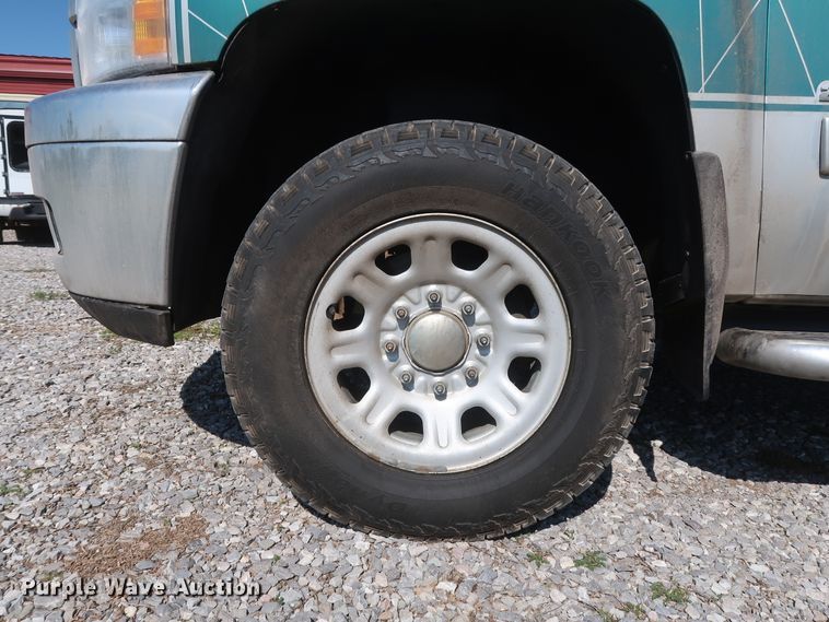 image for item GS9874 2011 Chevrolet Silverado 2500HD  Crew Cab utility bed pickup truck