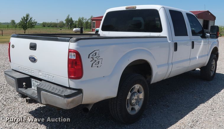 image for item GS9878 2016 Ford F250 Super Duty XLT  Crew Cab pickup truck