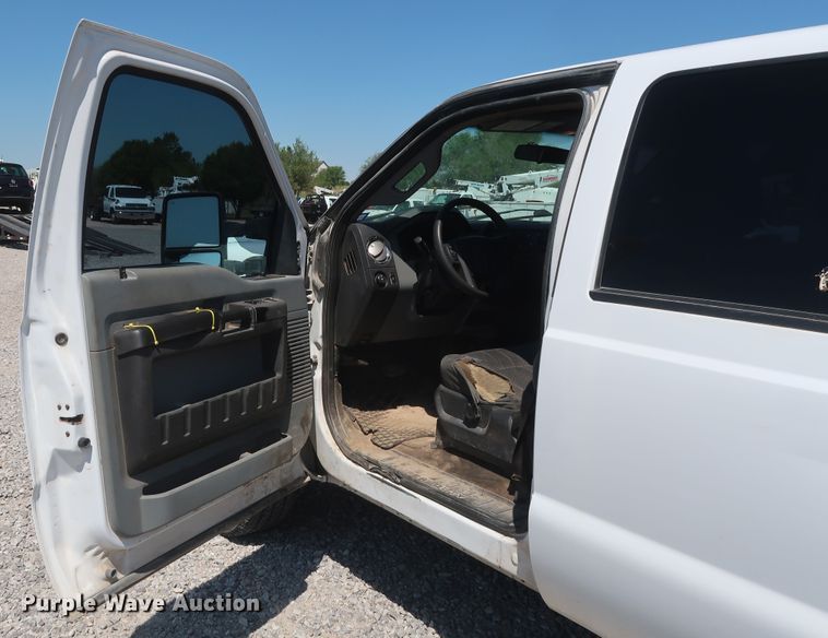 image for item GS9878 2016 Ford F250 Super Duty XLT  Crew Cab pickup truck