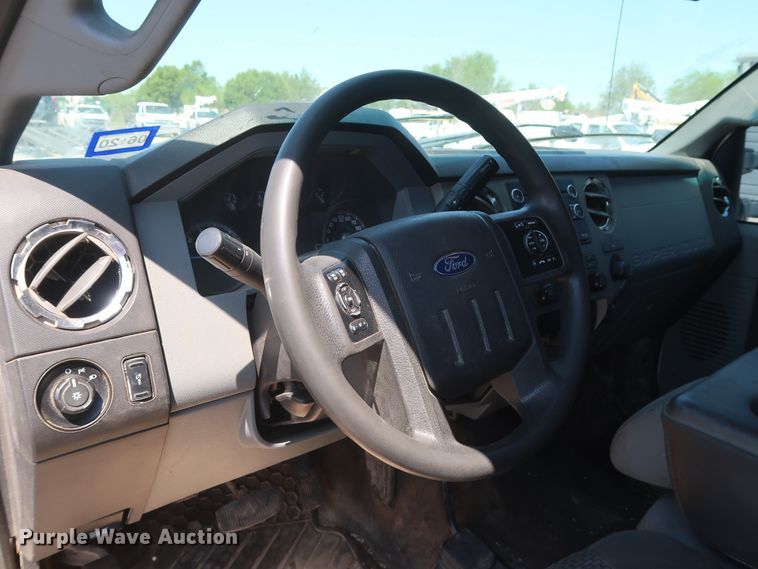 image for item GS9878 2016 Ford F250 Super Duty XLT  Crew Cab pickup truck