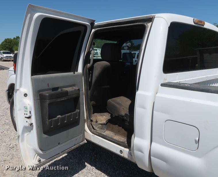 image for item GS9878 2016 Ford F250 Super Duty XLT  Crew Cab pickup truck