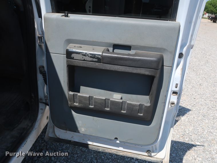 image for item GS9878 2016 Ford F250 Super Duty XLT  Crew Cab pickup truck