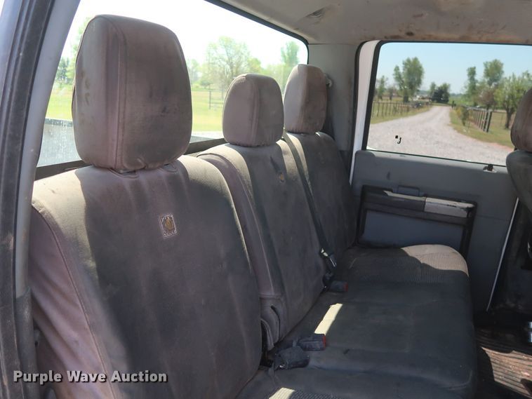 image for item GS9878 2016 Ford F250 Super Duty XLT  Crew Cab pickup truck