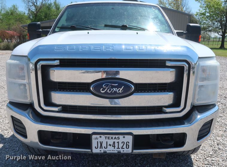 image for item GS9878 2016 Ford F250 Super Duty XLT  Crew Cab pickup truck