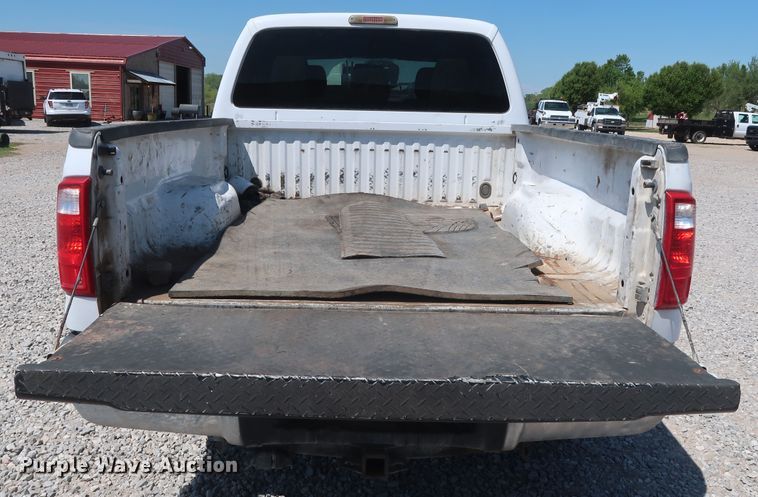 image for item GS9878 2016 Ford F250 Super Duty XLT  Crew Cab pickup truck