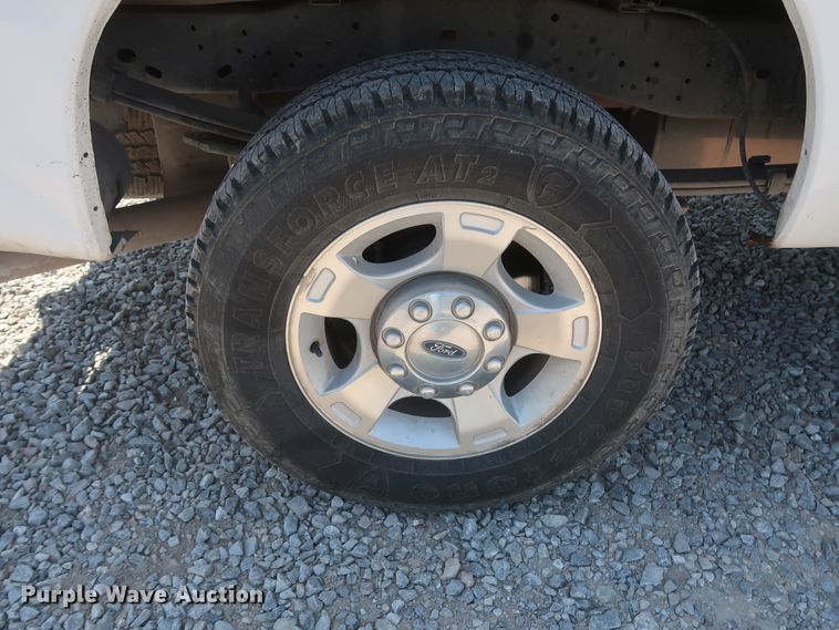 image for item GS9878 2016 Ford F250 Super Duty XLT  Crew Cab pickup truck